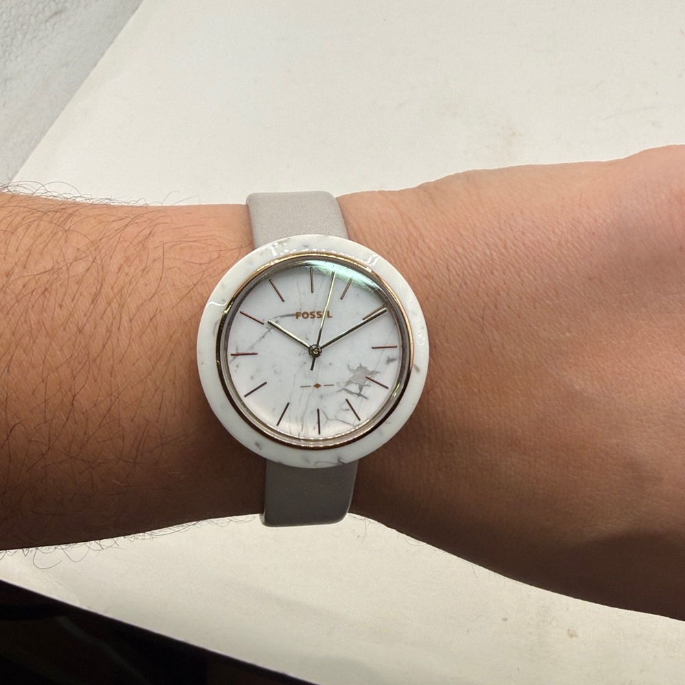 Fossil Camille Watch ES4381 Marble White Gray Womens Leather Band Needs Battery
